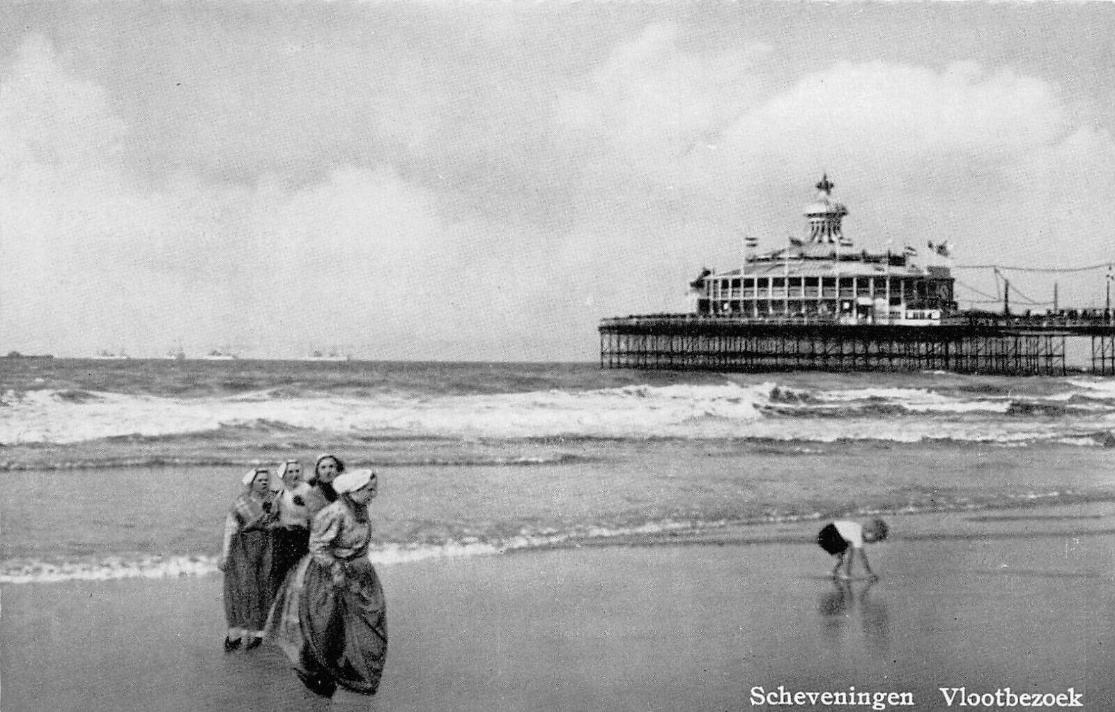Scheveningen Netherlands Beach Ocean View Vintage RPPC Postcard 8099