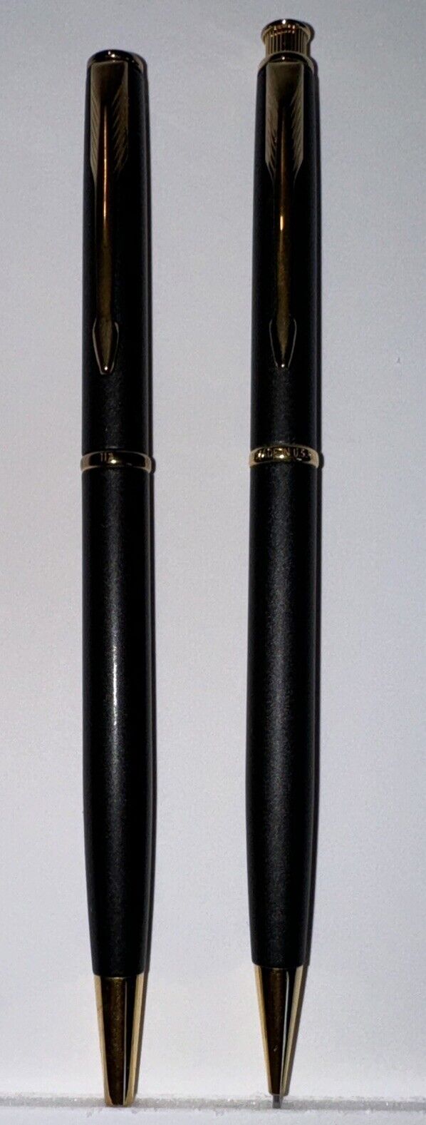 Vintage Parker Insignia Black & Gold Steel Pen /.05mm Pencil Set (works)
