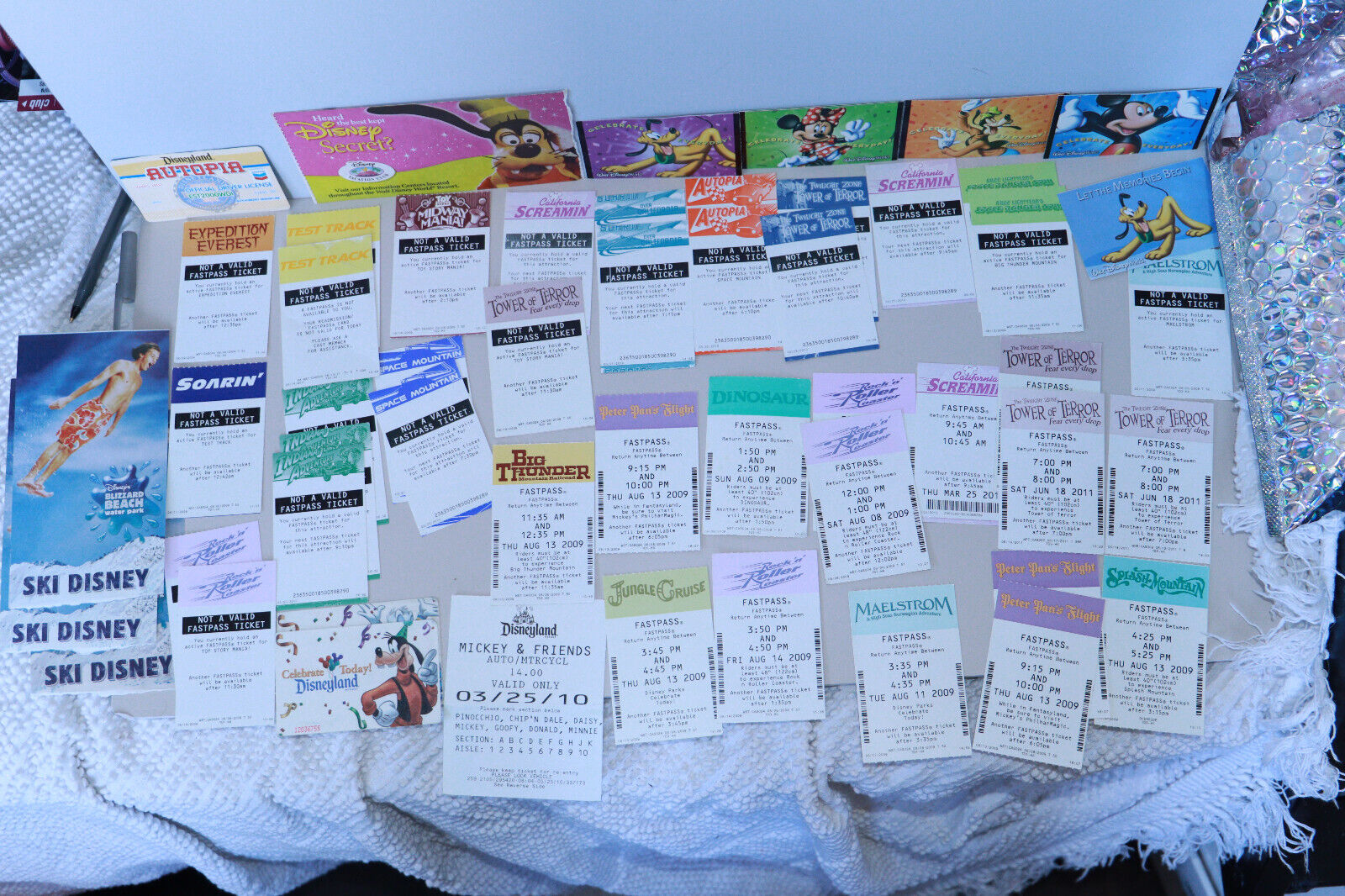 HUGE Disney World Authentic Fast Pass and Old Ticket LOT - 2000s & 2010s