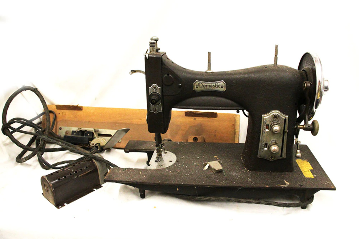 Domestic Sewing Machine model 153