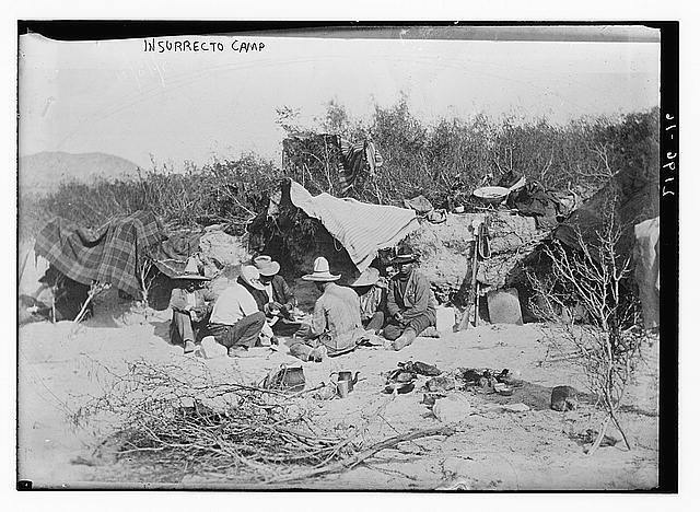 Photo:Insurrectos camp,Mexico,Bain News Service,1910-1915,men,dishes,sand
