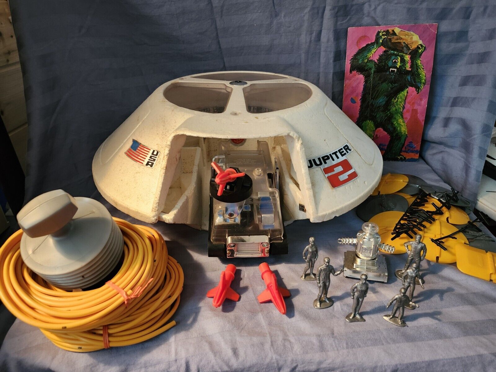  1966 Mattel Lost in Space set, Jupiter 2 Spaceship, Chariot , Figures, Alien.