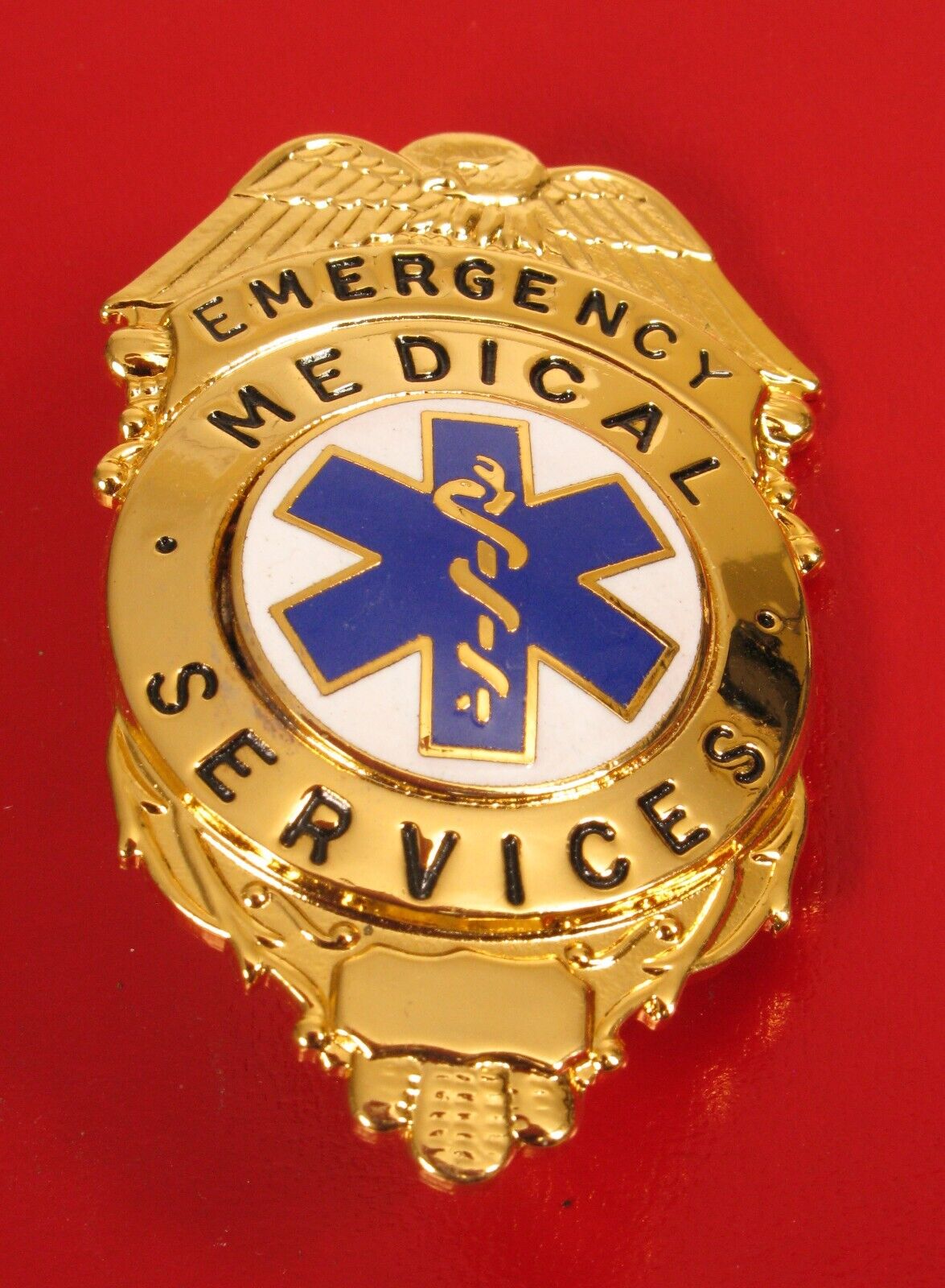 VINTAGE EMT EMERGENCY MEDICAL TECHNICIAN GOLD TONE BADGE NICE 