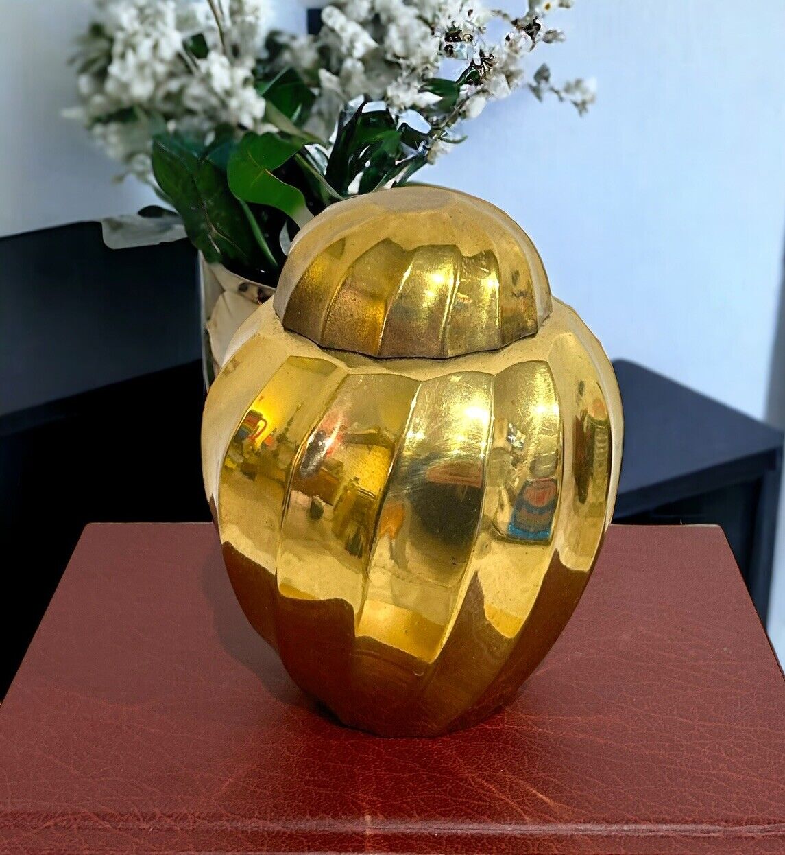 Vtg Swirled Solid Brass Decor Lidded Urn Vase Ginger Jar 5” Hollywood Regency