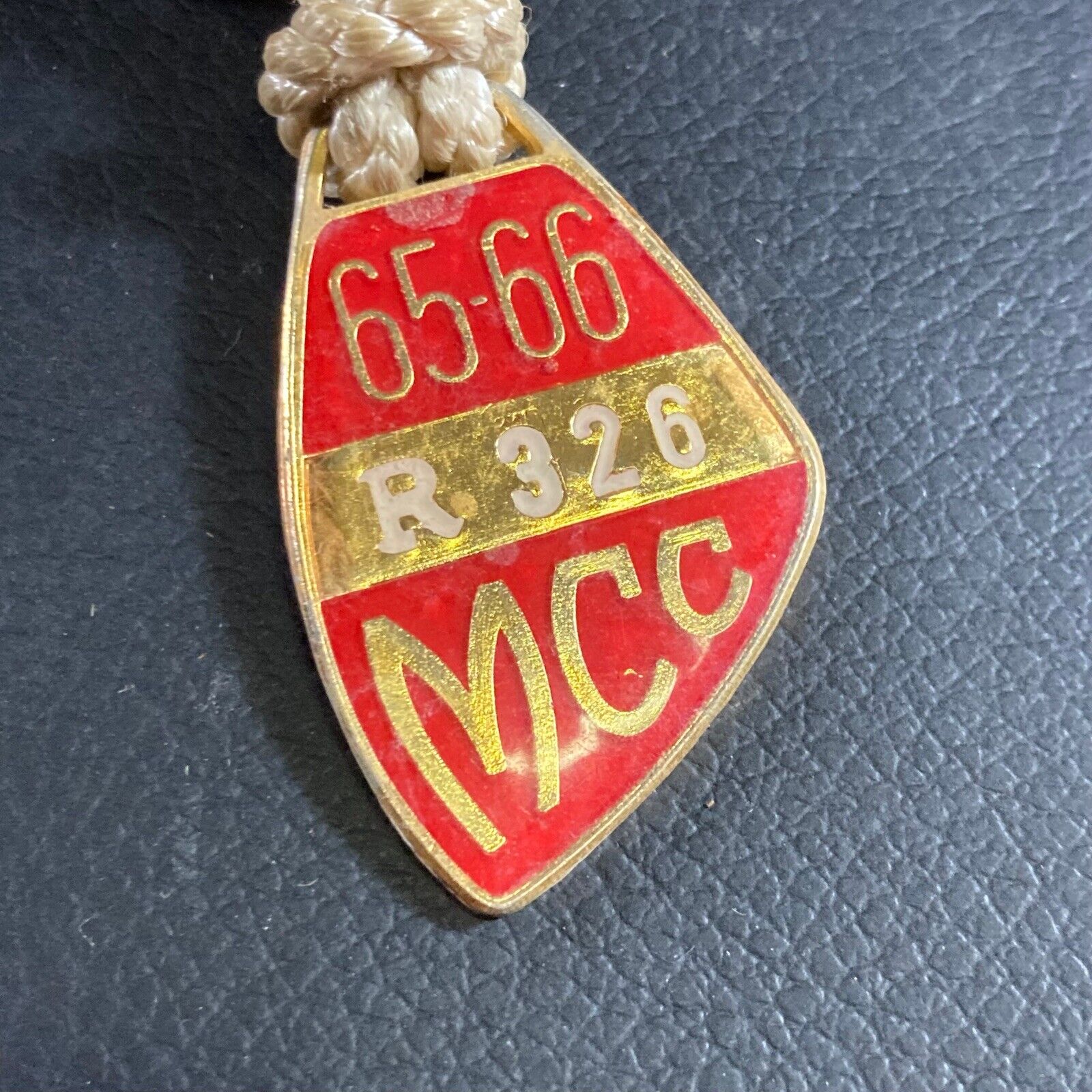 VINTAGE 1965-66 MCC MELBOURNE CRICKET CLUB RESTRICTED MEMBER MEMBERSHIP BADGE