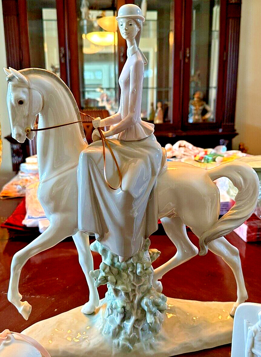 Lladro Porcelain Classic Figurine Woman on Horse Figurine #1004516.  Large
