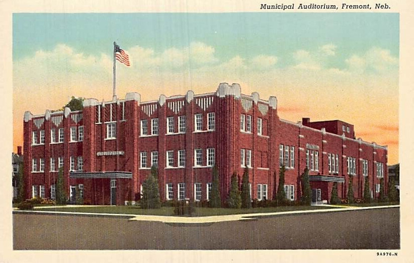Postcard NE: Municipal Auditorium, Omaha, Nebraska, Unposted