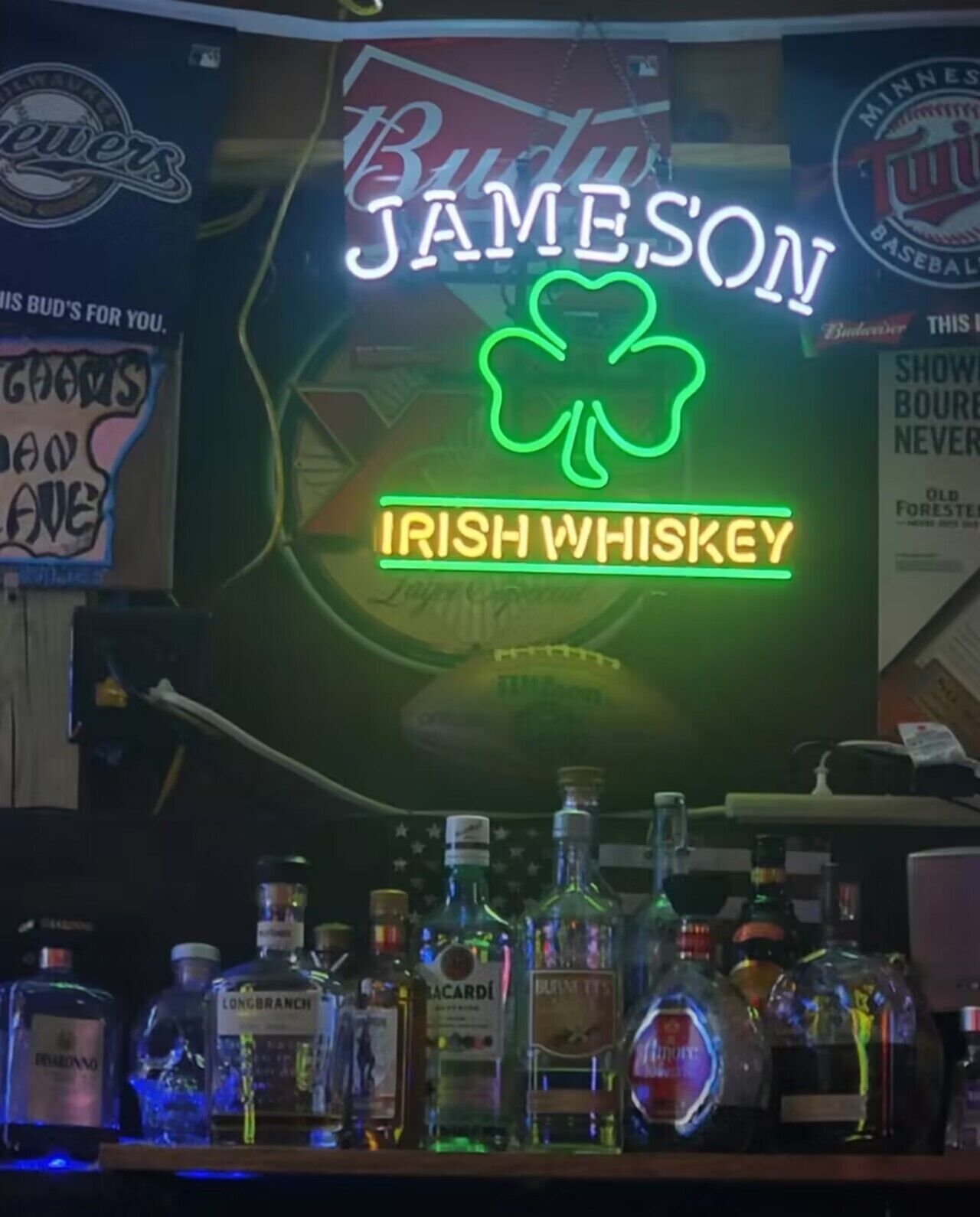 Jameson Irish Whiskey Clover 20\