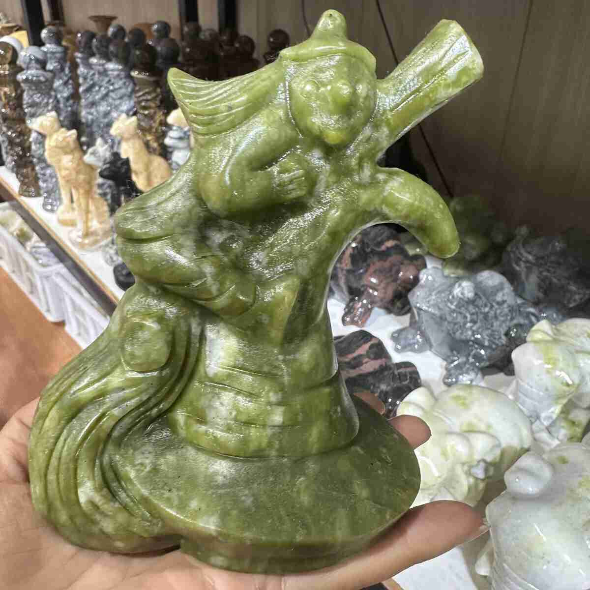 1pc Natural Green Jade Quartz Carved Witch Skull Crystal Reiki Gem Decor Gift