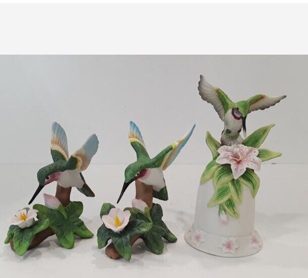Vintage Seymour Mann HUMMINGBIRD Bird Porcelain Ceramic Bell & Two Hummingbirds