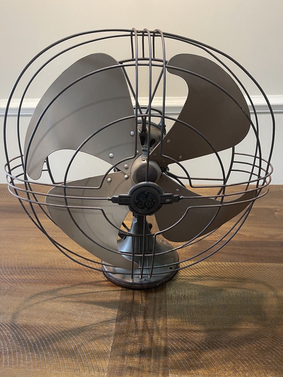 Vintage General Electric Vortalex 20” 3 speed Oscillating Fan Read Description