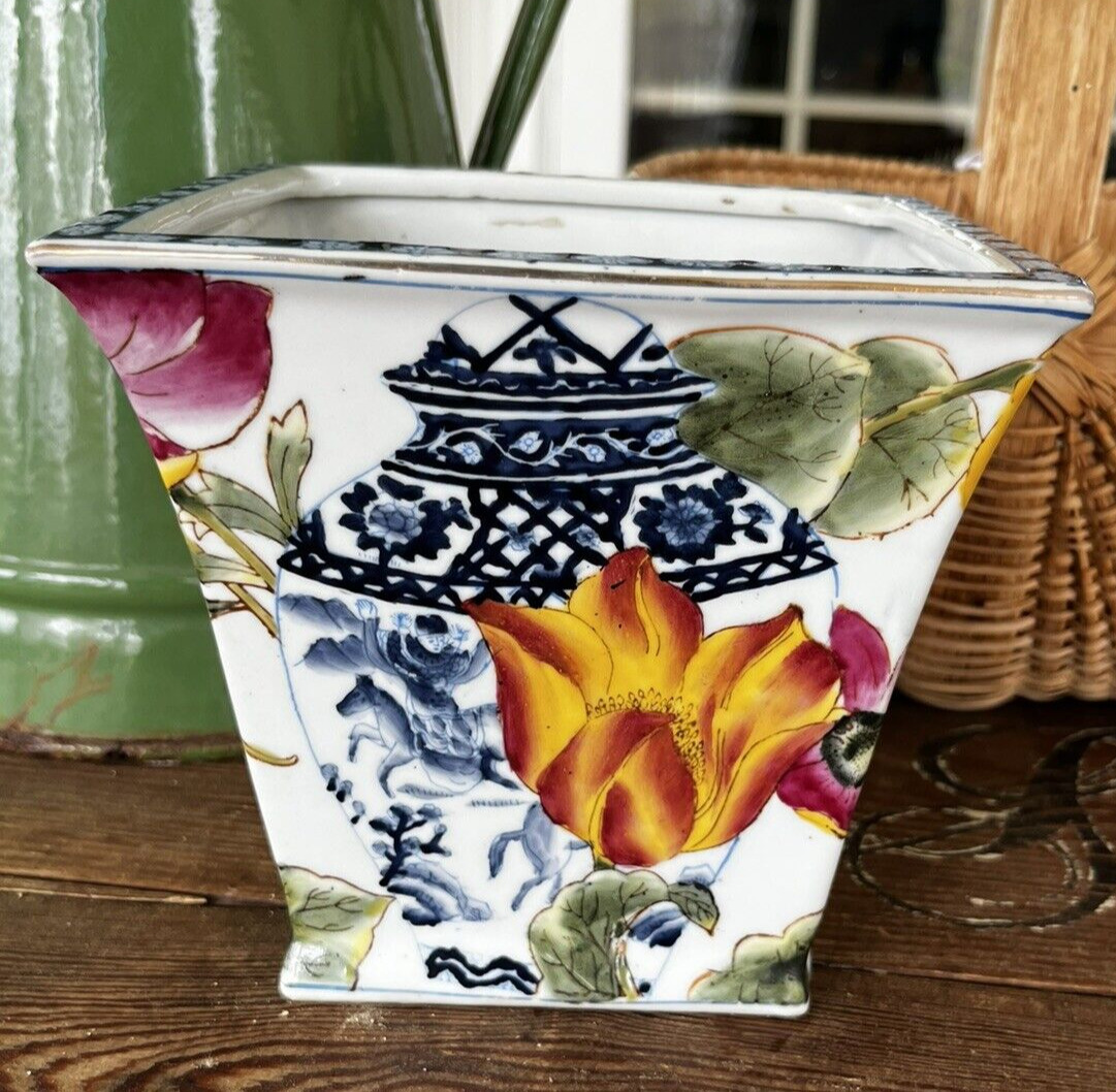 Beautiful Vintage Oriental Accent Chinoiserie Square Cachepot Tulips Blue/White