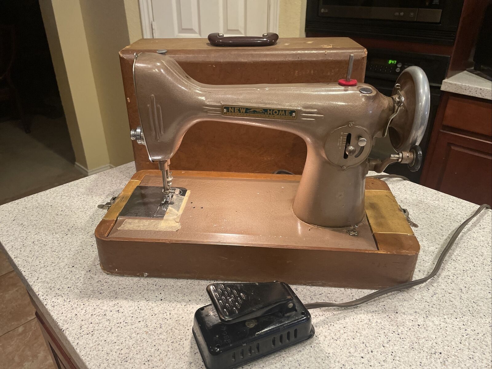 Westinghouse New Home Light Running Portable Sewing Machine (see description)