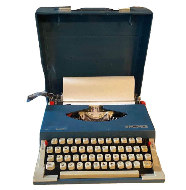 Vintage Royal Sprite Portable Manual Typewriter With Case
