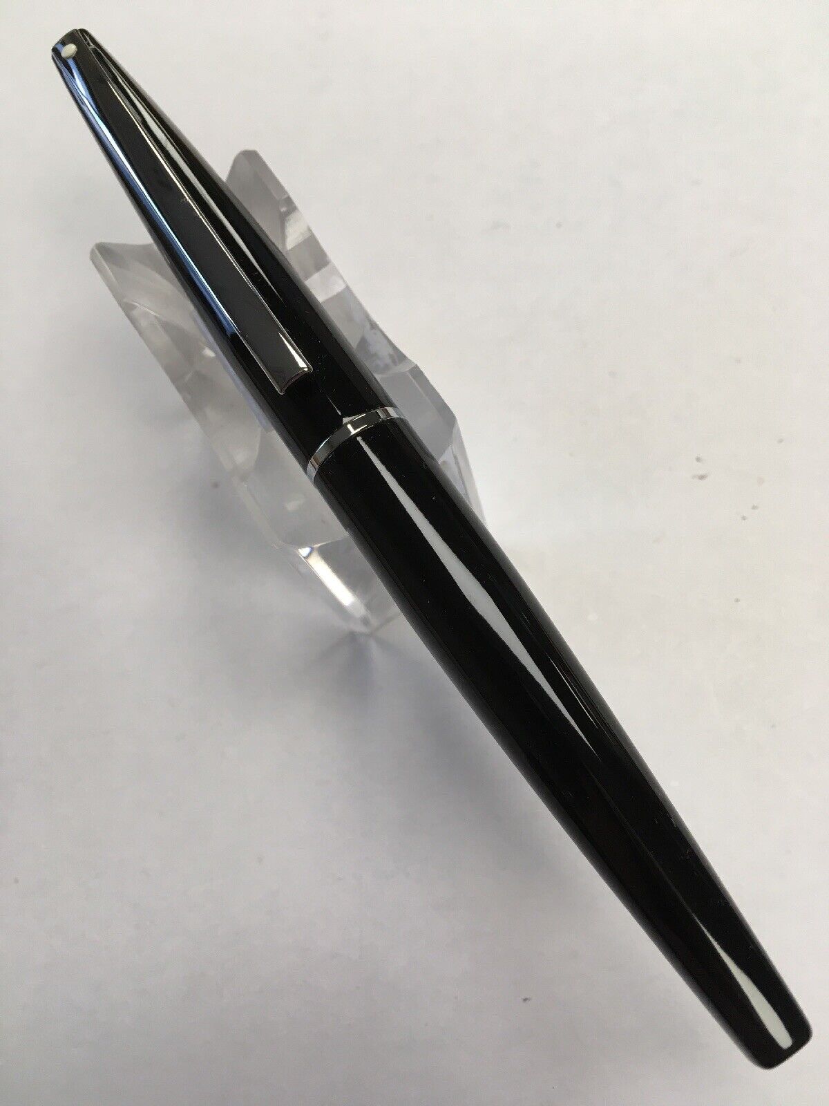 Sheaffer Taranis Gloss Black “M” Nib Fountain Pen