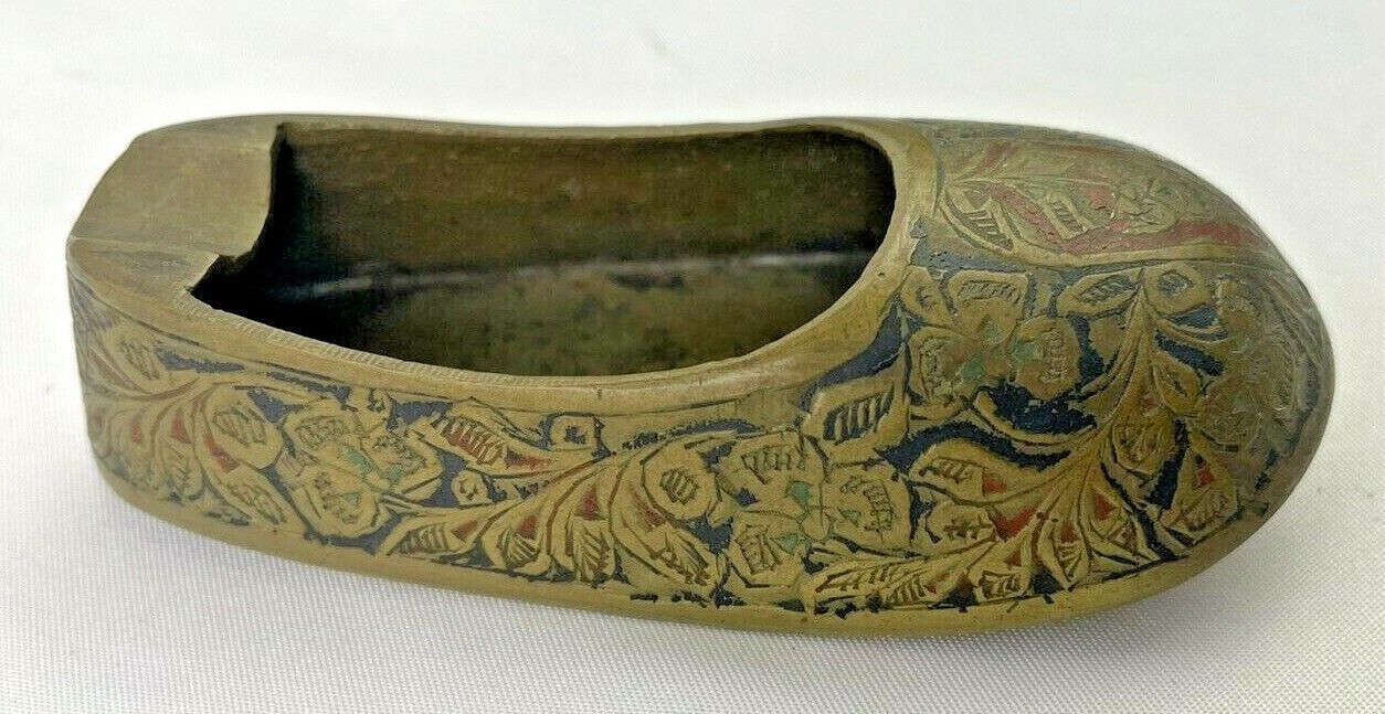 Vintage Antique Hand Crafted Engraved Brass Shoe Shape Ash Tray Trinket