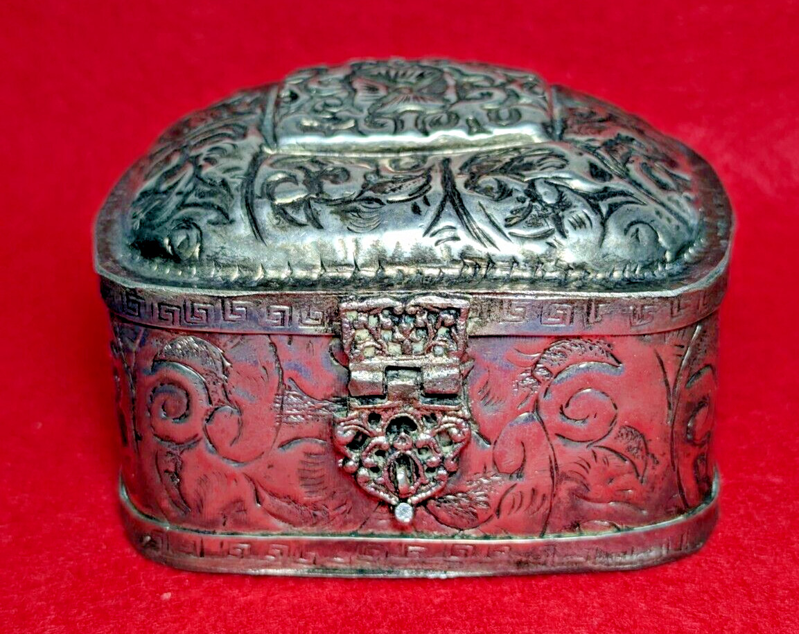 India Vintage 60\'s Hand Crafted Embossed Lidded Metal Non Magnetic Trinket Box