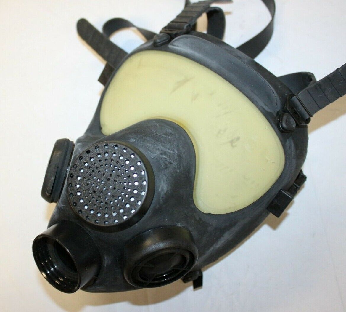 Medium Polish Military Gas Mask Chemical Nuclear Biological NBC MP5 40mm NATO