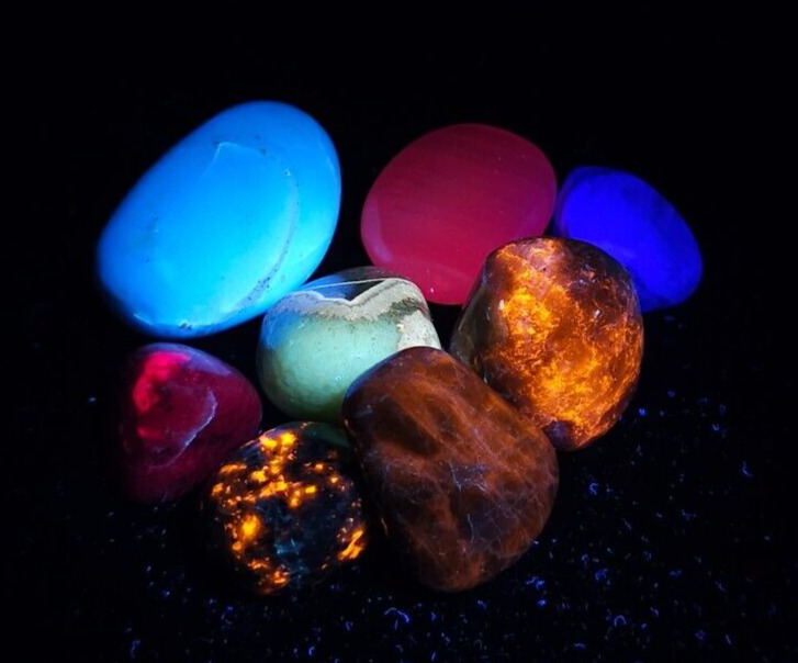 UV Reactive Tumble Crystal Set of 8 with Flame Stone Fluorescent Phosphorescent