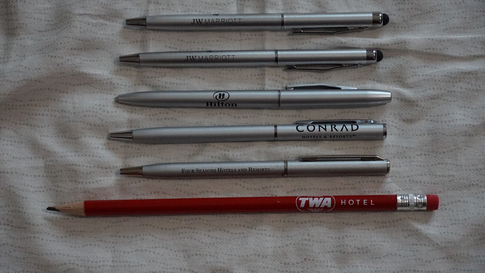 Lot of 6 Hotel Resort Pens & Pencil Four Seasons, Hilton, Conrad, JW Marriott