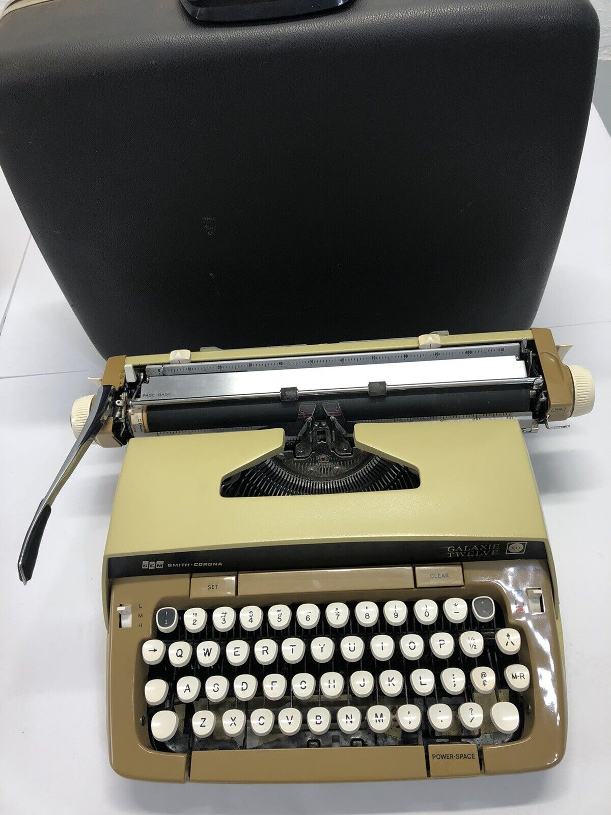 Vintage SCM Smith Corona Manual Portable Typewriter Galaxy 12 w/ Case Gold