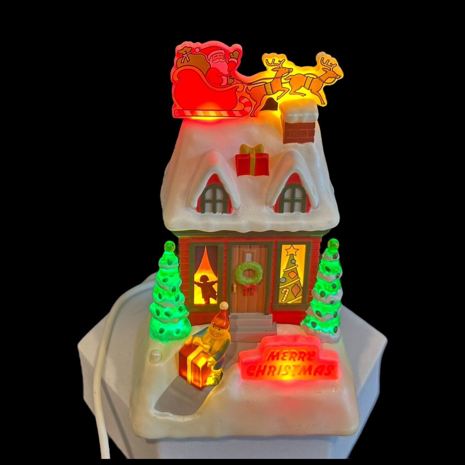 2009 Hallmark Caroling Cottages Merry Christmas Synchronized Music Lights VIDEO