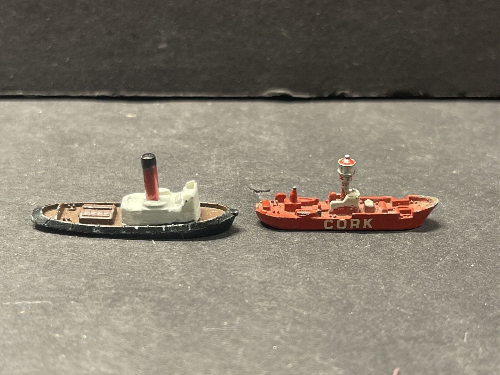 Triang Minic Light Vessel (Cork) & Tug Boat Waterline 1-5/16”