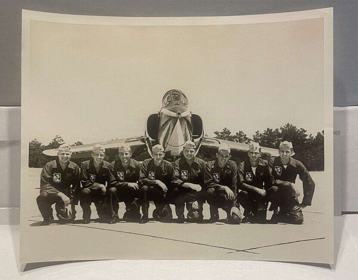 BLUE ANGELS  1957 OFFICIAL NAVAL 8x10 PHOTO Identified Group Shot Of Pilot’s