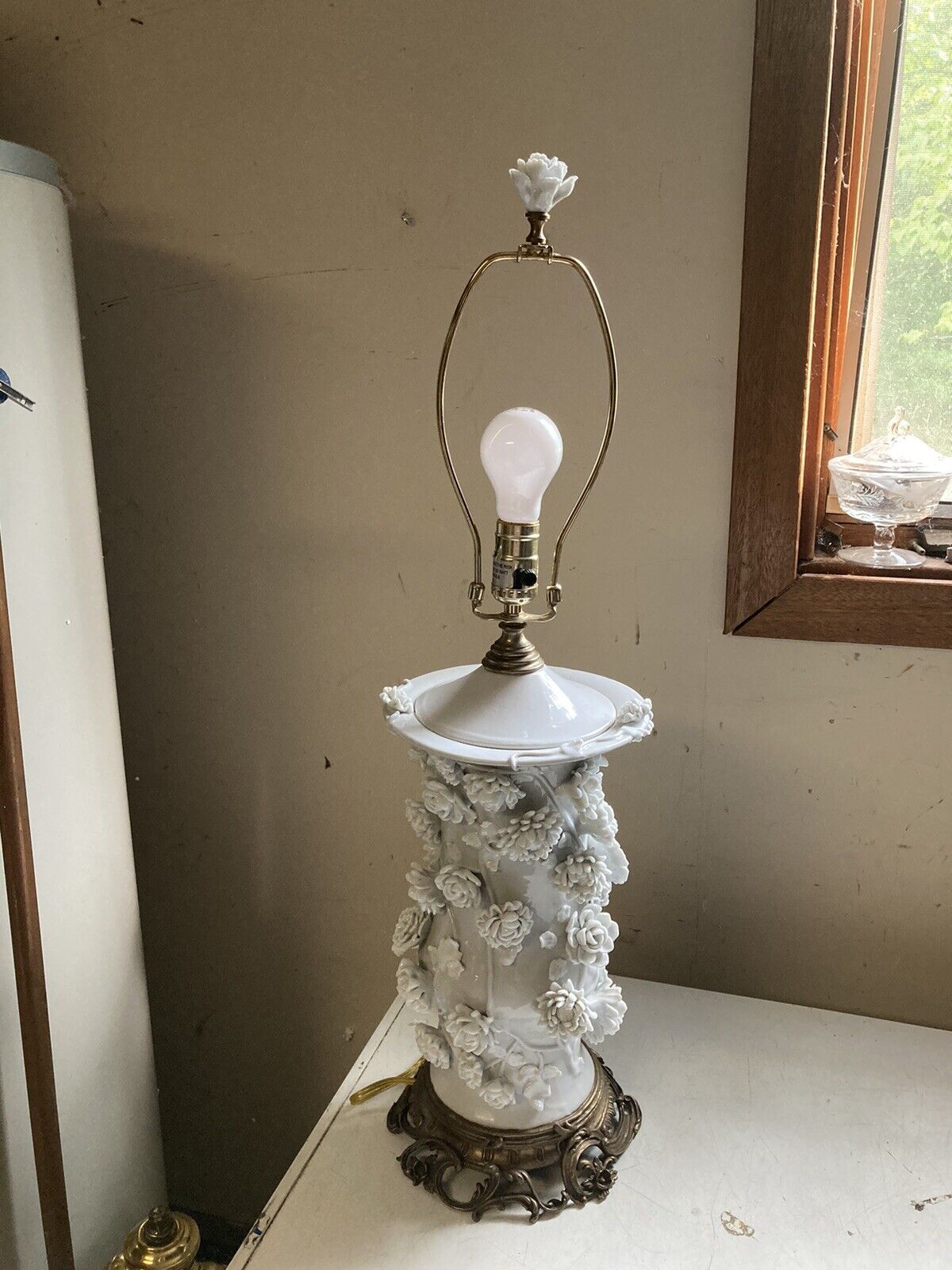 Rare - Vtg 30”Blanc de Chine Table Lamp Chrysanthemum motif-  Ormolu Bronze Base