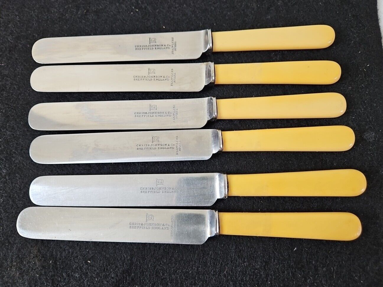LOT OF 6 VTG SHEFFIELD ENGLAND  FIRTH STAINLESS BAKELITE HANDLE PLACE KNIVES