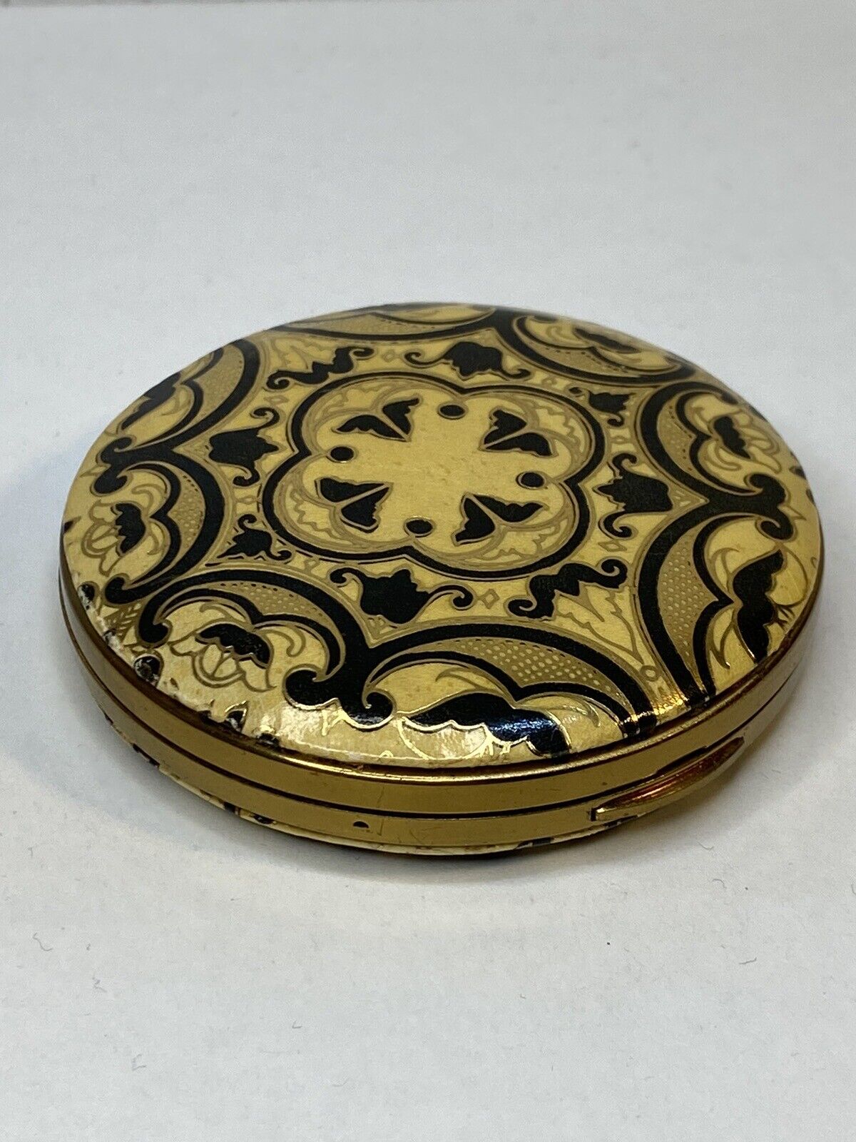 Vintage Beautiful Embossed Faux Leather Mirror Compact