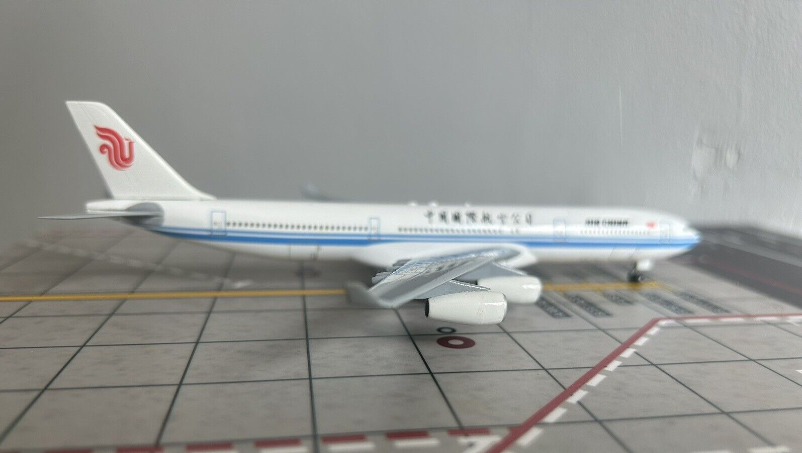 Air China  Airbus A340-313  die cast model 1:400 Dragon Wings Premium Collection