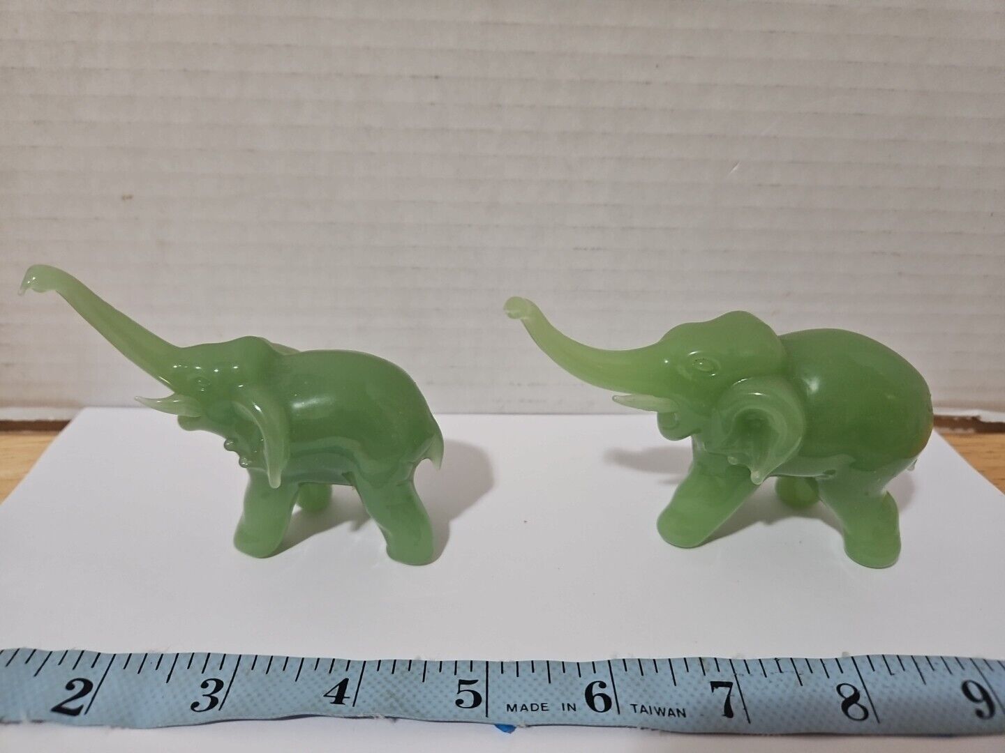 Lot Set 2 Vintage Green Jade Jadite Glass Mini Elephant Figurines 