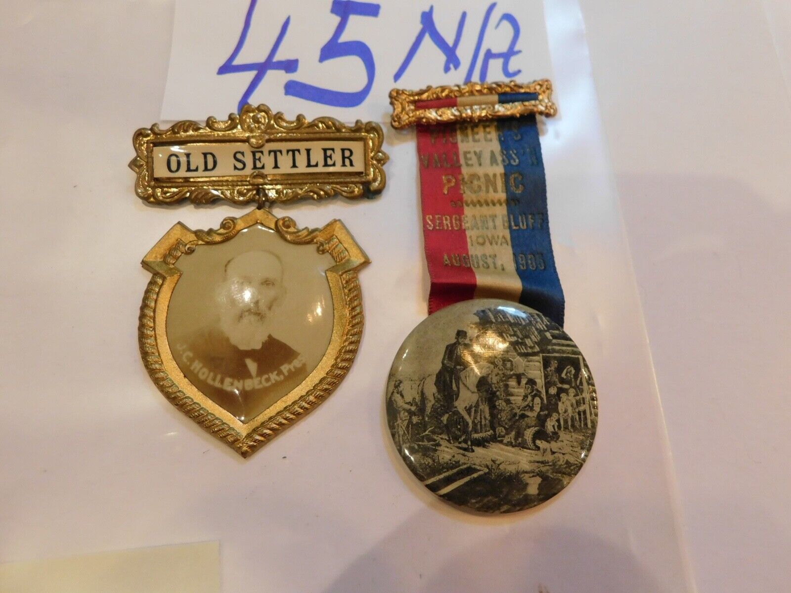 298 Iowa Old Settlers 2 Reunion Badges Sergeants Bluff 1905 Pawnee Valley Nice 
