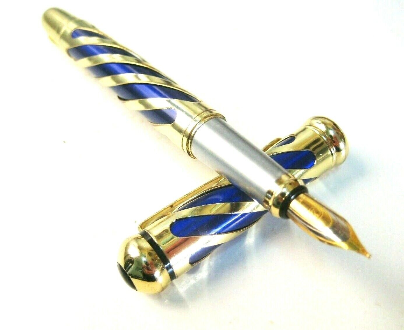 Magnificent Royal Blue and Gold Fountain pen 765L