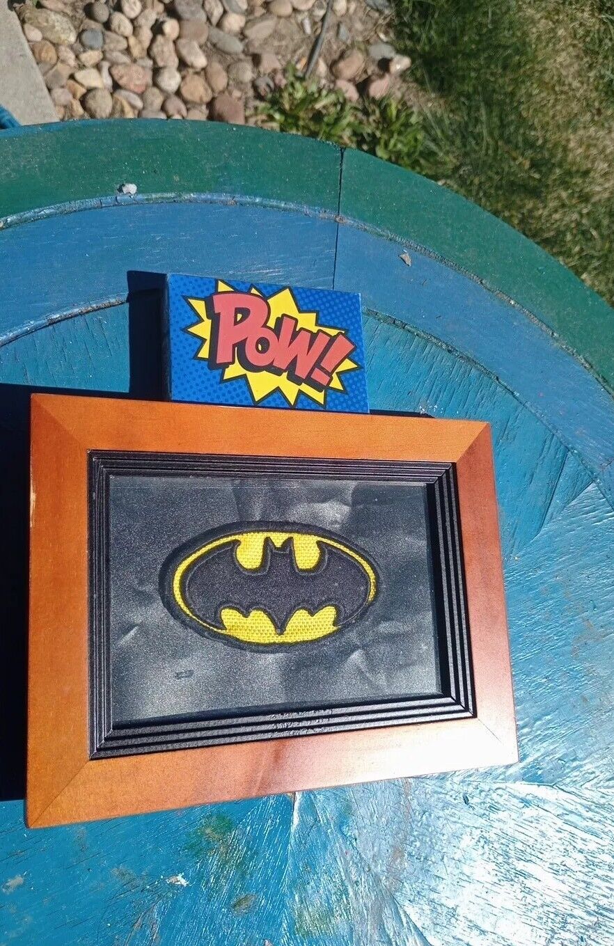 Framed Batman Art Deco With Sealed POW Cards Frame 5x7 In