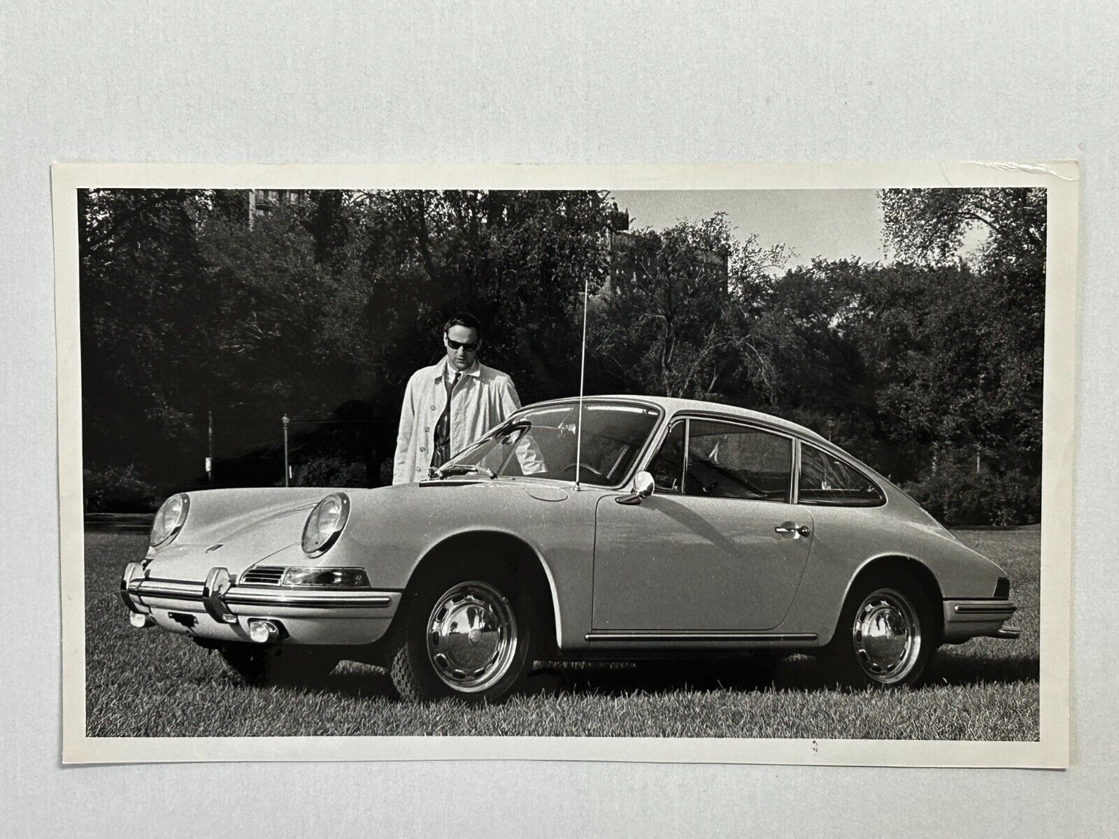 1965 Press Photo Porsche 911 Car Frank Aukofer Vintage Original 6x10