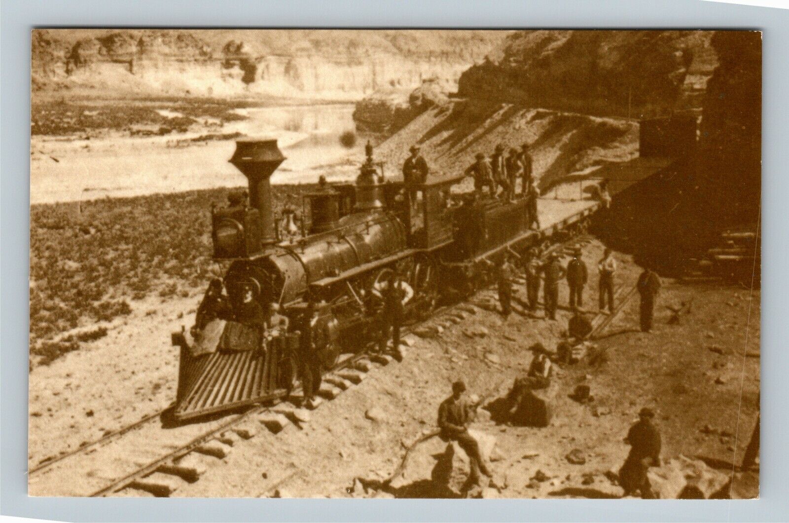 U.P.R.R. Locomotive Palisades Green River Master Photographers 1960 Old Postcard