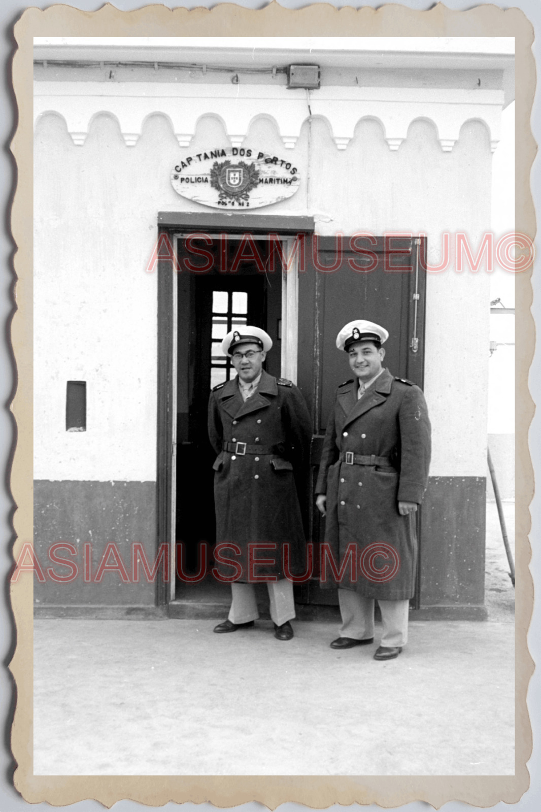 40s MACAU MACAO PORTUGUESE COLONY OFFICER MILITARY MAN Vintage Photo 澳门旧照片 27720
