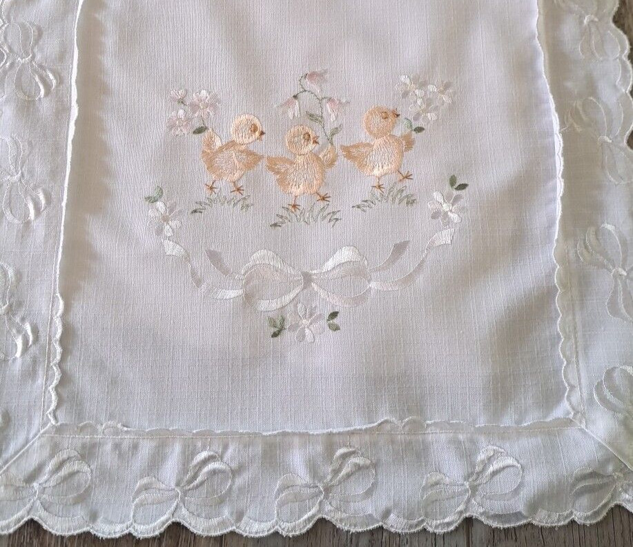 Vintage Table Runner Baby Chicks Ribbon Scalloped Edges Floral Spring 37x15