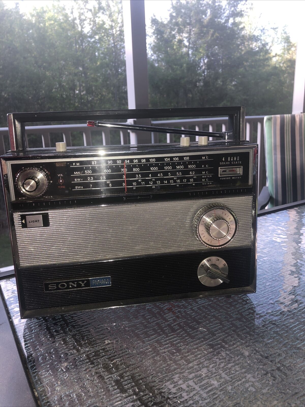 Sony Transistor Radio TFM-1000WB Super Sensitive 1968 Japan 14 Transistor Loud