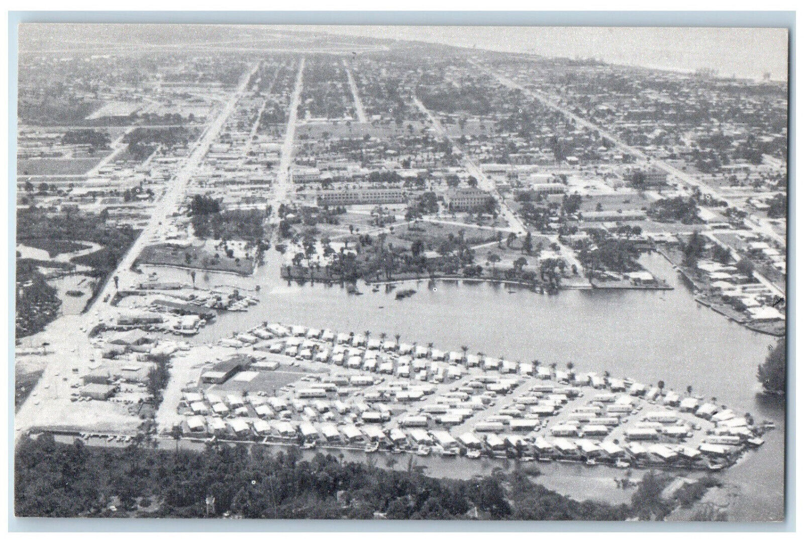 c1950's Harbor Lights Mobilsites Deluxe Waterfront Park Venice FL Postcard