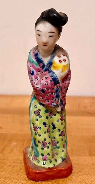 Antique Chinese porcelain woman figurine