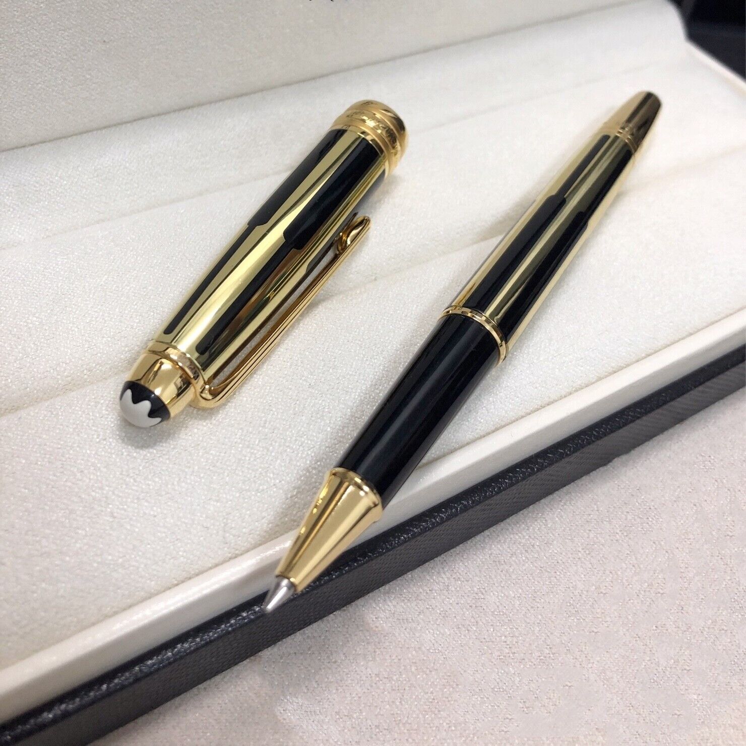 Deluxe Metal 163Series Black-Gold Color 0.7mm Rollerball Pen No Box
