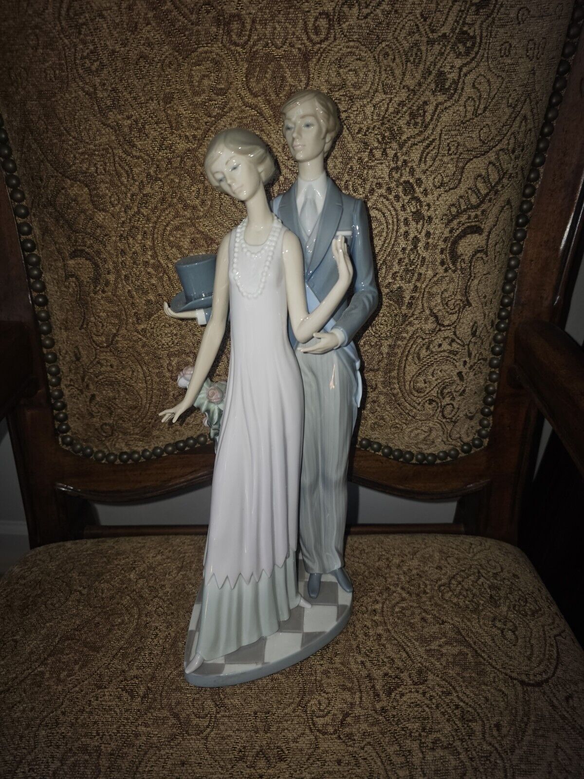 LLADRO High Society figurine #1430 Couple, Man with Top Hat, Lady with Pearls
