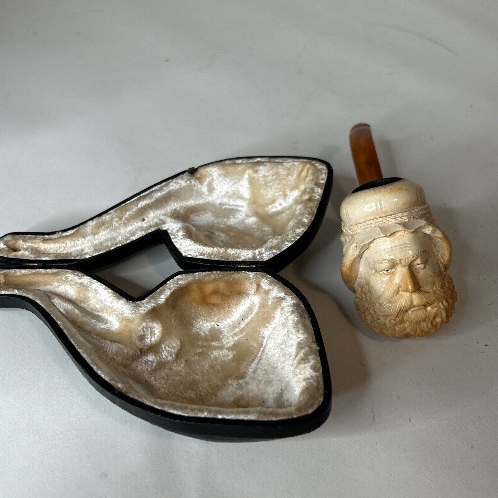 Vintage Unique Meerschaum Hand-Carved Bearded Man Pipe with Case