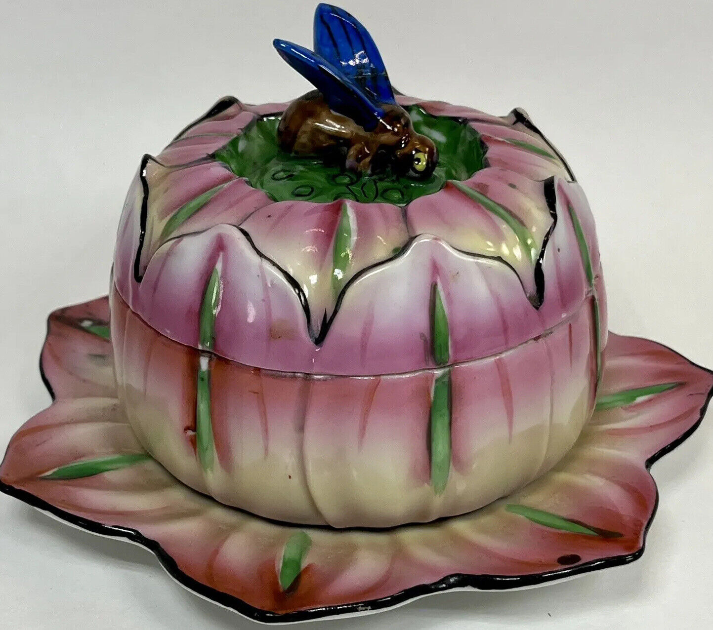 Vintage Hand Painted Porcelain Covered Trinket Dish Bee On Tulip Flower Japan