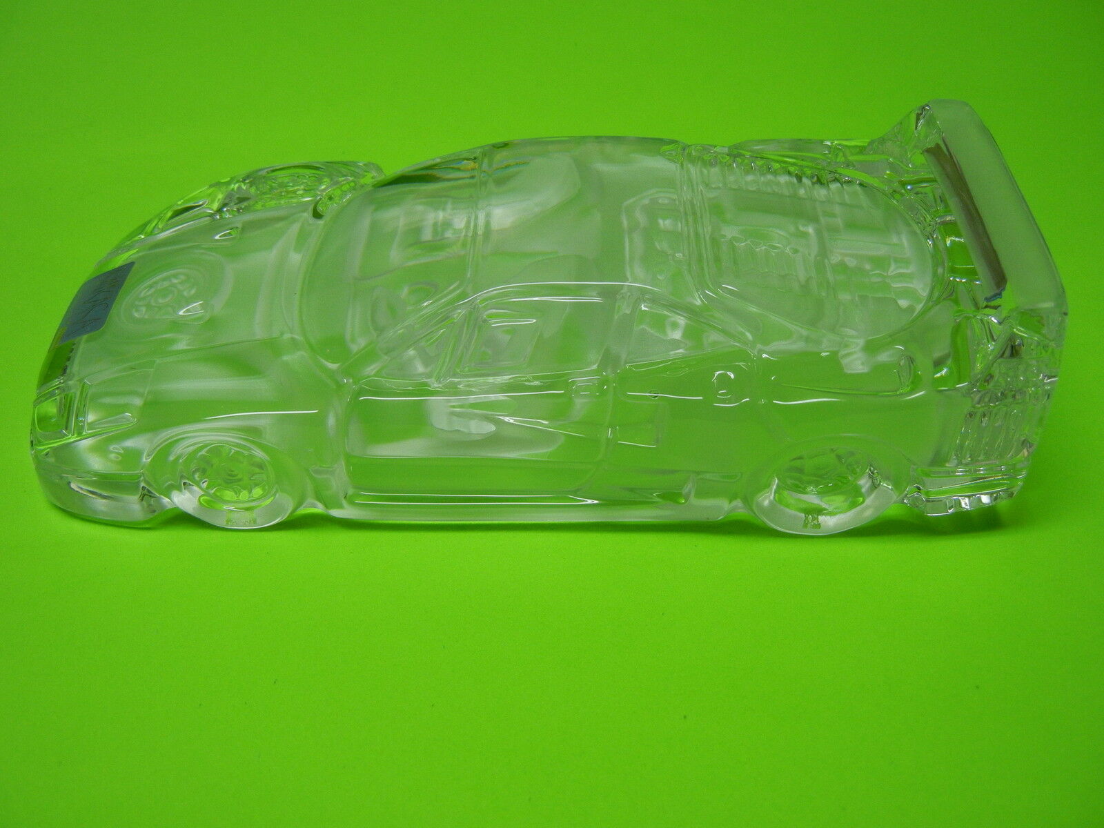 FERRARI F40 GLASS CRYSTAL CAR AUTOMOBILE PAPERWEIGHT IN EXCELLENT CONDITION