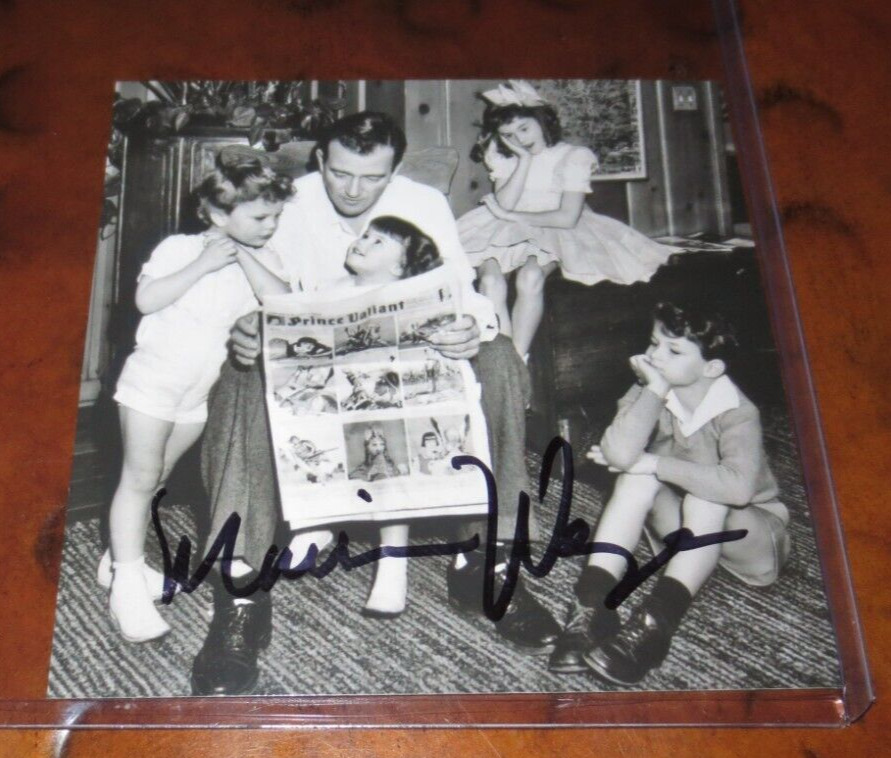 Marisa Wayne daughter of John Wayne signed autographed photo 4x4