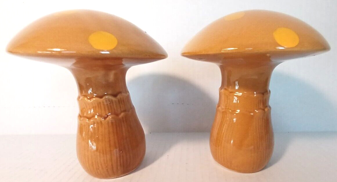 Vintage Gold Yellow Mushroom Ceramic Salt & Pepper Shakers Japan MCM 1970’s